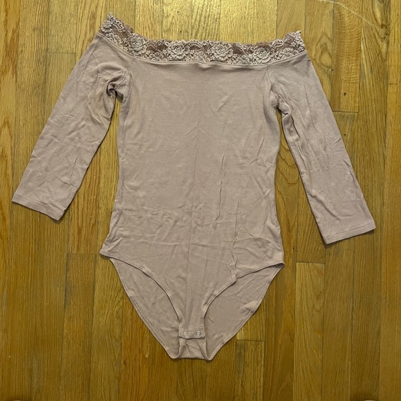 American Eagle Lacey Ribbed Soft & Sexy Bodysuit - Picture 2 of 4